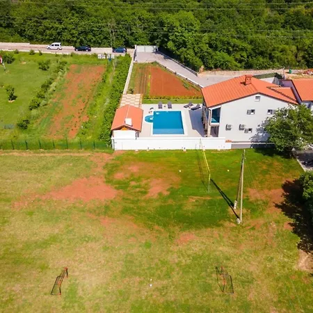 Villa Horizon For 18 People Near With Large Garden And Children Playground *