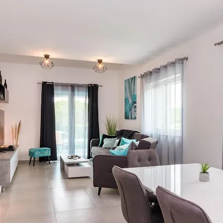 Horizon For 18 People Near With Large Garden And Children Playground Villa