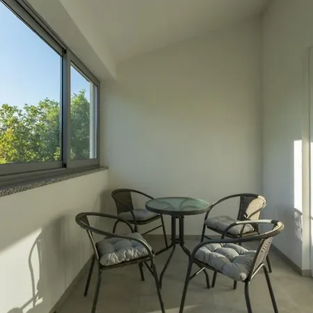 Horizon For 18 People Near With Large Garden And Children Playground Pula