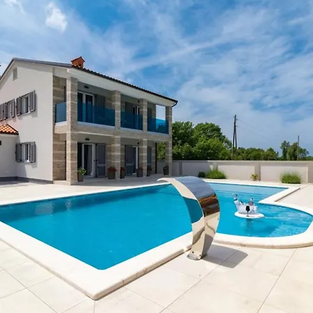 Villa Horizon For 18 People Near With Large Garden And Children Playground *